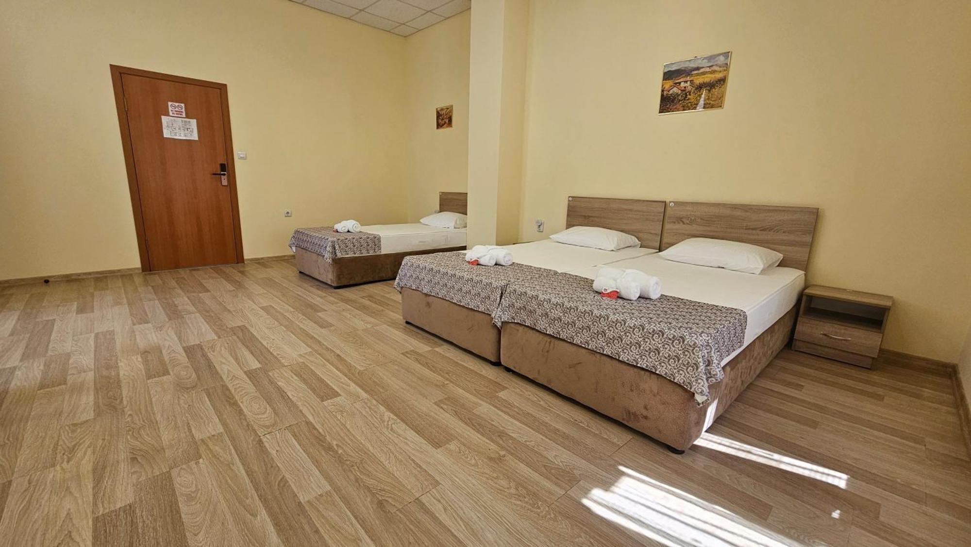 Hostel Canto 鲁塞 外观 照片